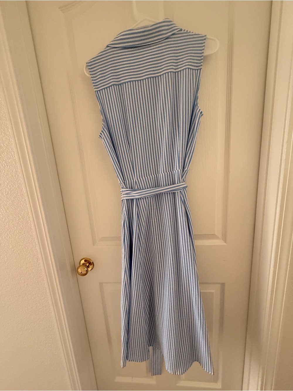 Tommy Hilfiger Sleeveless Blue and White Striped Shirt Dress with Tie Belt - Picture 4 of 7